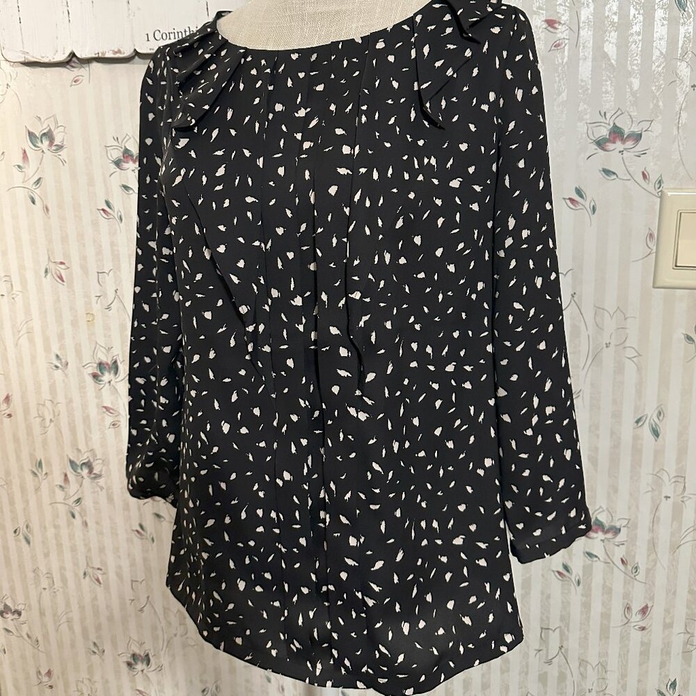 Ann Taylor Loft Black and White Blouse Small